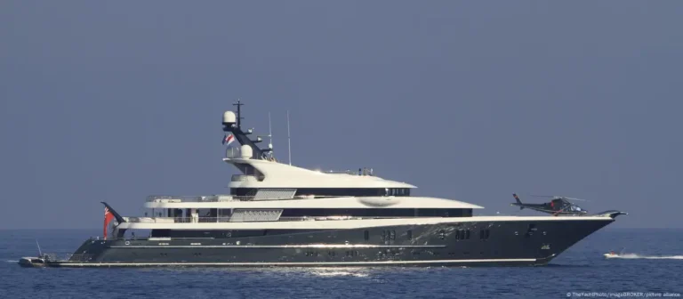 Trump’ın kızı Türk iş insanının lüks yatında tatil yaptı