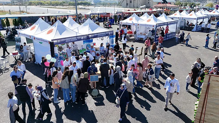 Gazeteci Veysel KAVRAYAN’ın Afyonkarahisar’da düzenlenen 7. Uluslararası GastroAfyon Festivali’nden izlenimleri…