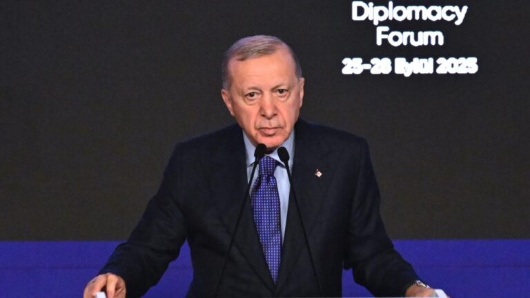 Cumhurbaşkanı Erdoğan: Coğrafyamızdaki acılara duyarsız kalamayız