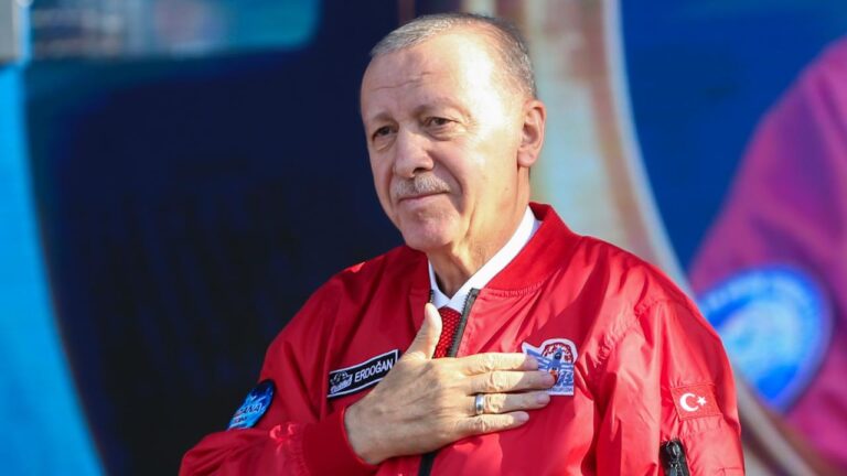 Cumhurbaşkanı Erdoğan, bugün dünyanın en büyük havacılık, uzay ve teknoloji festivali TEKNOFEST’e katılacağını duyurdu.