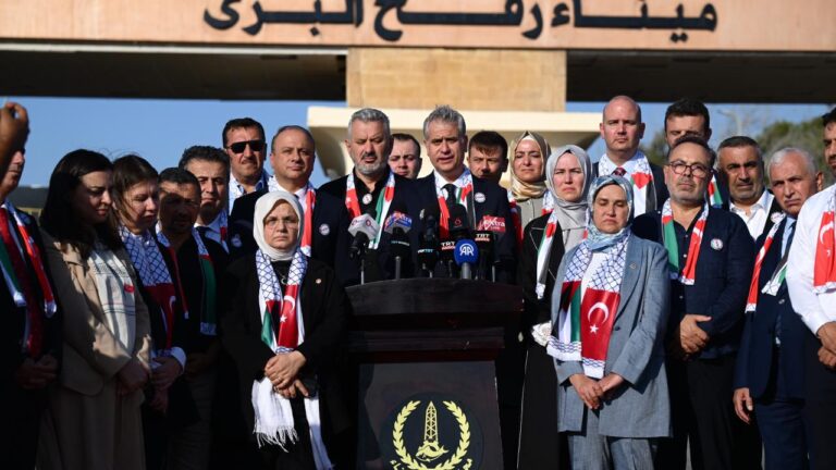 AK Parti heyeti Refah Sınır Kapısı’ndan dünyaya seslendi: Gazze halkı yalnız değildir