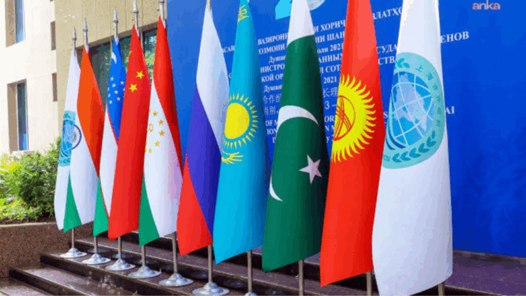 İran Cumhurbaşkanı Pezeşkiyan, Pakistan Başbakanı Şahbaz Şerif ile görüştü…