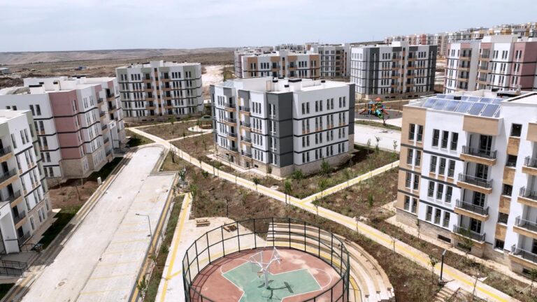 Çevre, Şehircilik ve İklim Değişikliği Bakanlığı, “Bugün Malatya’da düzenlenecek törenle 300 bininci deprem konutun teslimi gerçekleştirilecek”