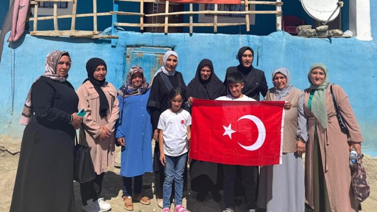 Cumhurbaşkanı Recep Tayyip Erdoğan’ın “Terörsüz Türkiye” mektubları şehit ailelerine ulaştırılıyor…