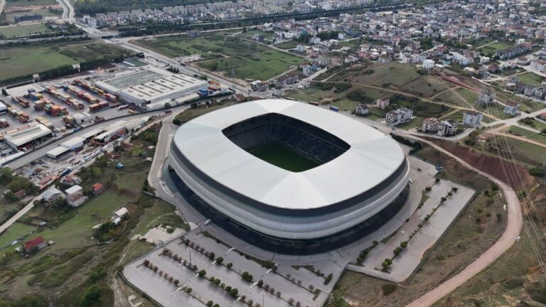 Kocaeli’ye sporda yeni vizyon… Yaşayan şehirde yeni vizyon… Yaşanan Stadyum projesi başlıyor…