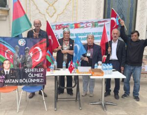 Karabağ Şehitleri için Gebze’de helva dağıtıldı