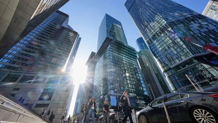 Rapor: CEO’lar küresel ekonomiye olan güven azalırken yapay zekaya yatırımı artırıyor