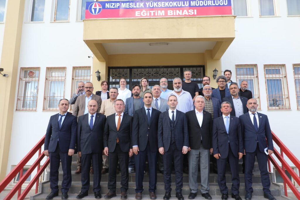 Nizip Ticaret Odası’ndan Nizip Meslek Yüksekokulu’na Laboratuvar desteği…