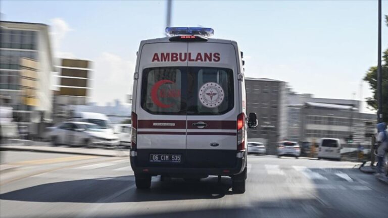 Ambulansa yol vermeyen sürücülere ağır cezalar geliyor