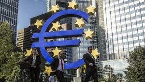 Avrupa Merkez Bankası, ticaret gerilimine rağmen büyüme sürerken faiz oranını yüzde 2’de tuttu