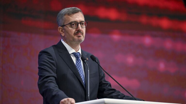 Burhanettin Duran: CHP öfke nöbetini alışkanlık haline getirdi