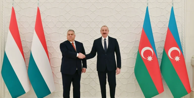İlham Aliyev Macaristan Başbakanını tebrik etti