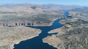 Türkiye ve Orta Doğu’da Su Güvenliği: Fırat-Dicle’den Nil Havzası’na Uzanan Rekabetin Akdeniz Politikalarına Etkisi