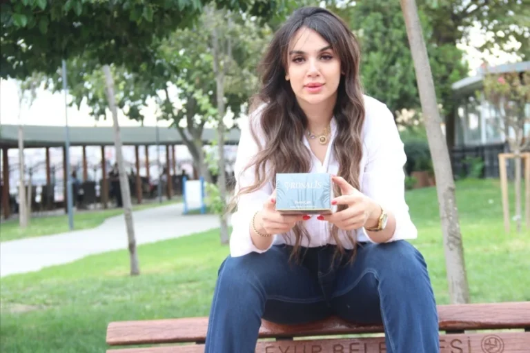 Oyunculuk yanında İran’da ticaretle de uğraşan Niloufar Rosa Ghodsifar, aynı sistemini Türkiye’de kuruyor.