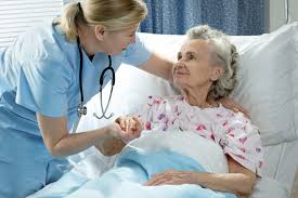 Geriatri Uzmanı Dr. Sibel Akbaş, “Palyatif bakımı yaşamı tehdit eden hastalıklarla mücadele eden hasta ve yakınlarının yaşam kalitesini artırmayı amaçlayan bütüncül bir sağlık hizmeti”