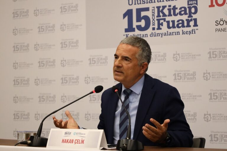 Gazeteci Hakan Çelik’ten Büyükşehir’e teşekkür;  “Bu fuar kitabın zirvesi”