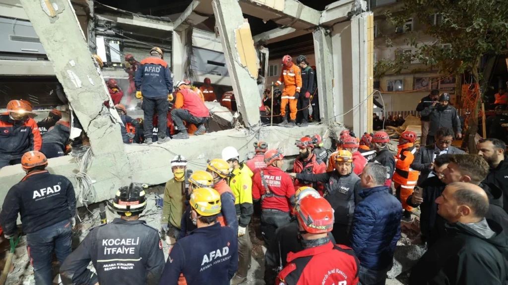 UHA / İnternational News Agency’dan Gazeteci Veysel KAVRAYAN, Gebzede dün yaşanan faciayı izledi…