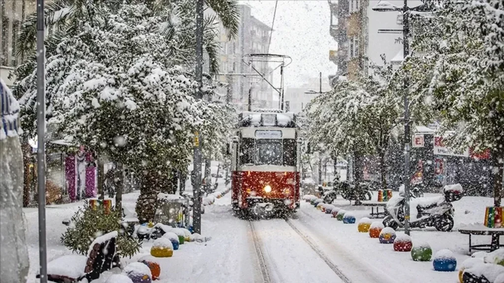 Meteoroloji Uzmanı Prof. Dr. Şen: Aralık ayında İstanbul’a kar bekleyenleri hayal kırıklığına uğratacak