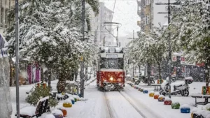 Meteoroloji Uzmanı Prof. Dr. Şen: Aralık ayında İstanbul’a kar bekleyenleri hayal kırıklığına uğratacak