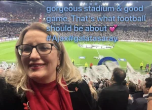 Amsterdam, Amsterdam olalı böyle bir gece yaşamadı: Cim bom tezahüratı Büyükelçimiz ile daha da gürleşti… 