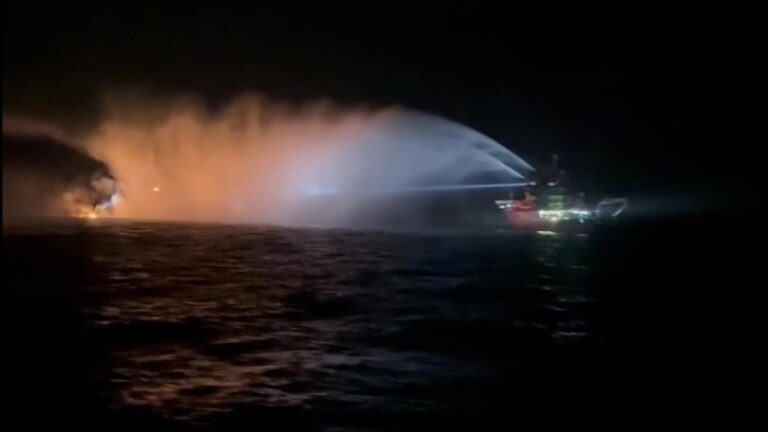 Karadeniz’de 2 ticari gemide patlama oldu