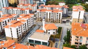 İstanbul Ataşehir’deki kentsel dönüşüm çalışmaları tamamlanan 1442 konut ve 121 iş yeri teslim edilecek…