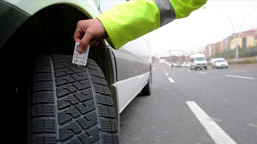 Kar lastiği olmayan araçlar, 15 Kasım’dan itibaren yola devam edemeyecek