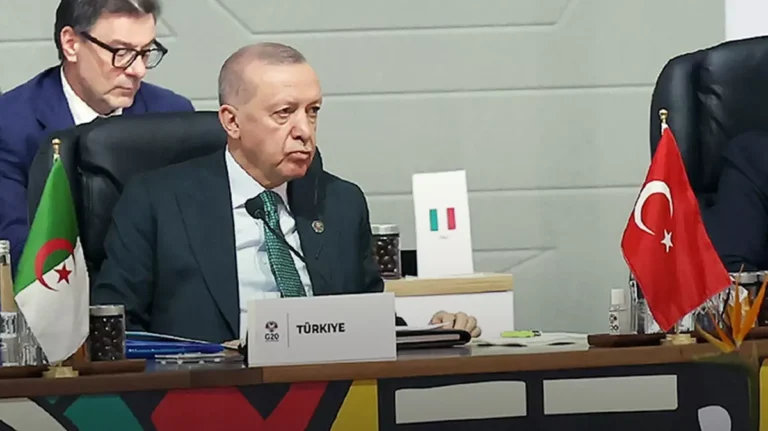 Erdoğan, “Dirençli Bir Dünya-G20’nin Katkısı: Afet Riskini Azaltma, İklim Değişikliği, Adil Enerji Dönüşümü, Gıda Sistemleri” başlıklı oturuma katıldı.