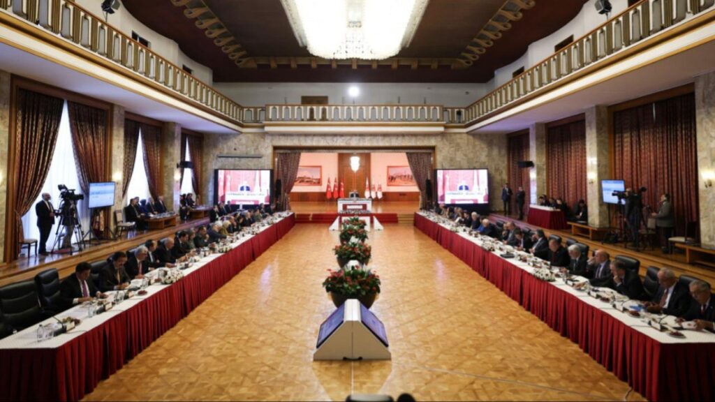 Milli Dayanışma, Kardeşlik ve Demokrasi Komisyonu dün İmralı’ya gitti