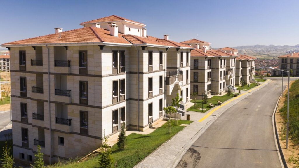 Erdoğan: 350 bininci yuvamızı teslim etmenin gururunu yaşıyoruz