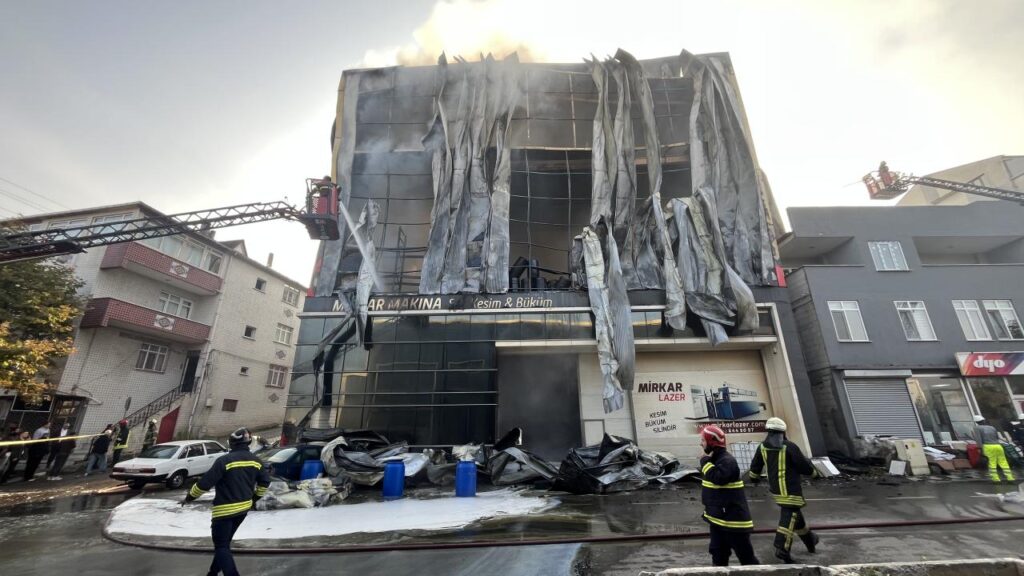 Kocaeli’deki depo yangınıyla ilgili 7 kişi açığa alındı