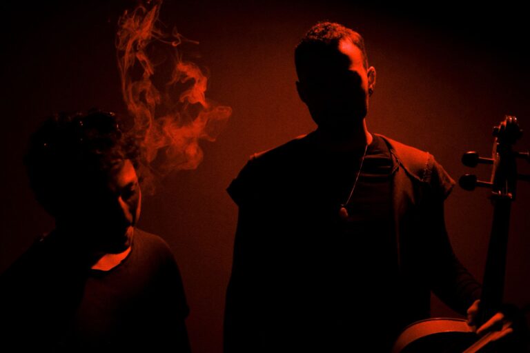 Elektronik müzik dünyasının yeni yükselen ikilisi Mass Cust…