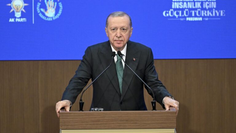 Cumhurbaşkanı Erdoğan, AK Parti Kongre Merkezi’nde “İnsanlık İçin Güçlü Türkiye” programına katıldı…