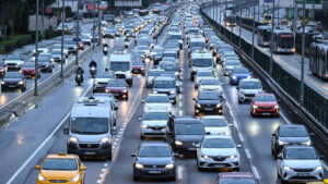 Türkiye’de trafiğe kayıtlı taşıt sayısı yüzde 7,5 artarak 33 milyon 193 bin 636’ya yükseldi…