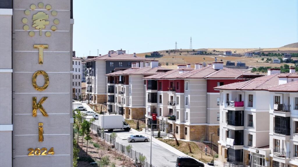 Bugün “Yüzyılın Konut Projesi” kapsamında Antalya’da inşa edilecek 13 bin 213 konut için kura çekimi yapılaca