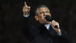 CHP Genel Başkanı Özel’in ‘ben 30 yıl yatarım, siz de yatarsınız’ sözlerine tepkiler sürüyor