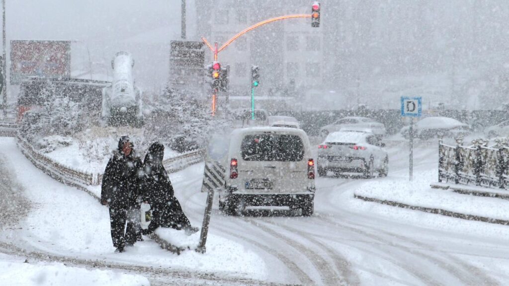 Meteoroloji’den kuvvetli kar yağışı uyarısı