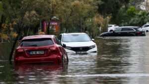 Meteoroloji’den kritik uyarı: Sel, su baskını ve fırtınaya dikkat