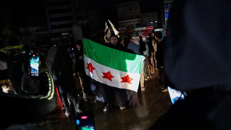 Suriye devlet televizyonu: Şam yönetimi ile terör örgütü YPG arasında, yeni bir mutabakata varıldığını duyurdu