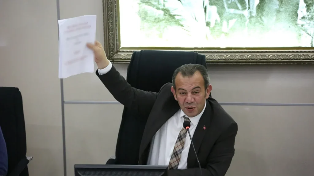 Bolu Belediyesi’ne operasyon: Tanju Özcan ve 12 kişi gözaltına alındı