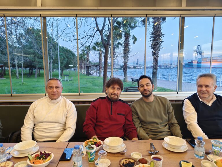 Kocaelispor Teknik Direktörü Selçuk İnan, Kocaeli spor basını ile iftarda bir araya geldi