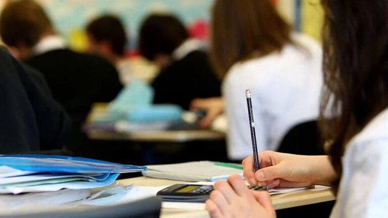 Kahramanmaraş’ta, 6 Şubat 2023’te meydana gelen deprem felaketinin 3. yılında eğitim öğretime bir gün ara verilecek.