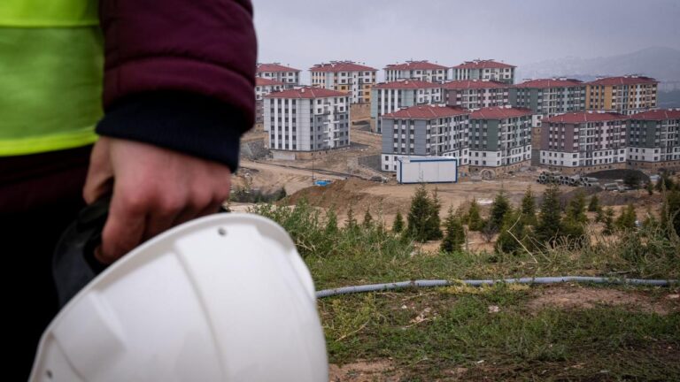 “Asrın felaketi” olarak nitelendirilen 6 Şubat 2023’teki deprem bölgesinde 200 bin kişi sahada görev yaptı