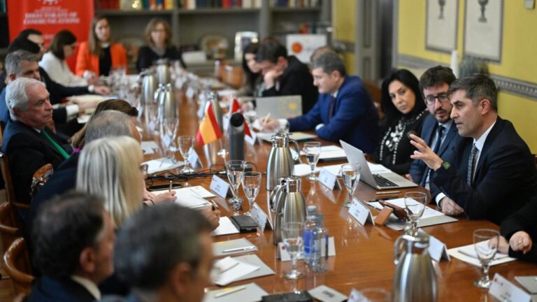 Madrid’de ‘Belirsizliği Yönetmek, Dönüşümü Yönlendirmek: Dönüm Noktasında NATO’ paneli düzenlendi