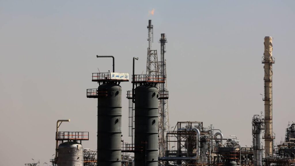 ABD ile İsrail’in İran’a yönelik ortak saldırıları,artan jeopolitik risk primi, küresel enerji piyasalarında sert fiyat yükselişlerini beraberinde getirdi.