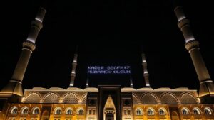 Kadir Gecesi pazartesi günü idrak edilecek