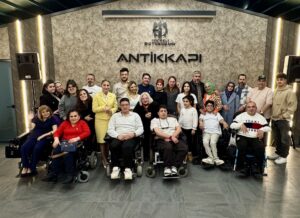 Fly The Moon-AŞK ve DANS adlı “Engelsiz Sanat” Gösterisi Kocaeli’nde büyüledi