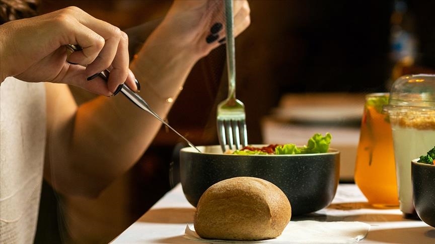 Kalıcı kilo kaybı için şok diyetler yerine yaşam tarzı değişikliklerine odaklanan 2 temel yöntem