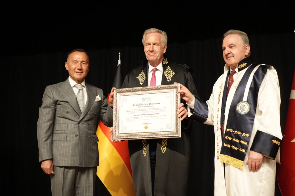 Almanya Eski Cumhurbaşkanı Christian Wulff’a Fahri Doktora Unvanı