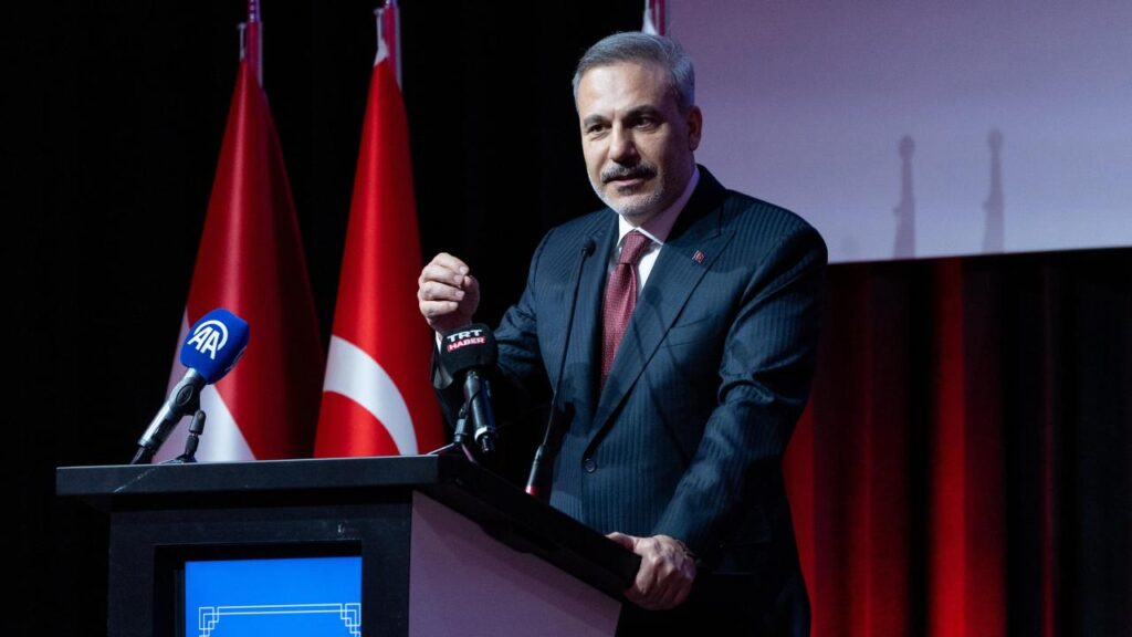 Dışişleri Bakanı Hakan Fidan, Viyana’da “Küresel Belirsizlikler Çağında Türkiye’nin Dış Politikası” başlıklı etkinlikte konuştu.